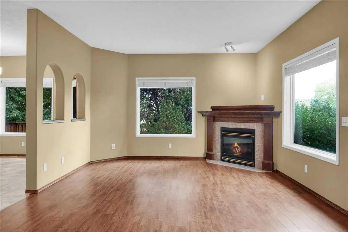 6 Hidden Valley Gardens NW