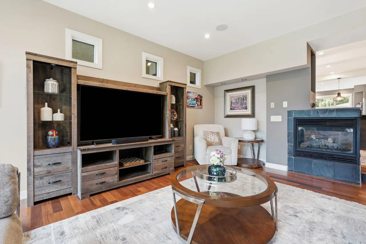 2409 Westmount Road NW
