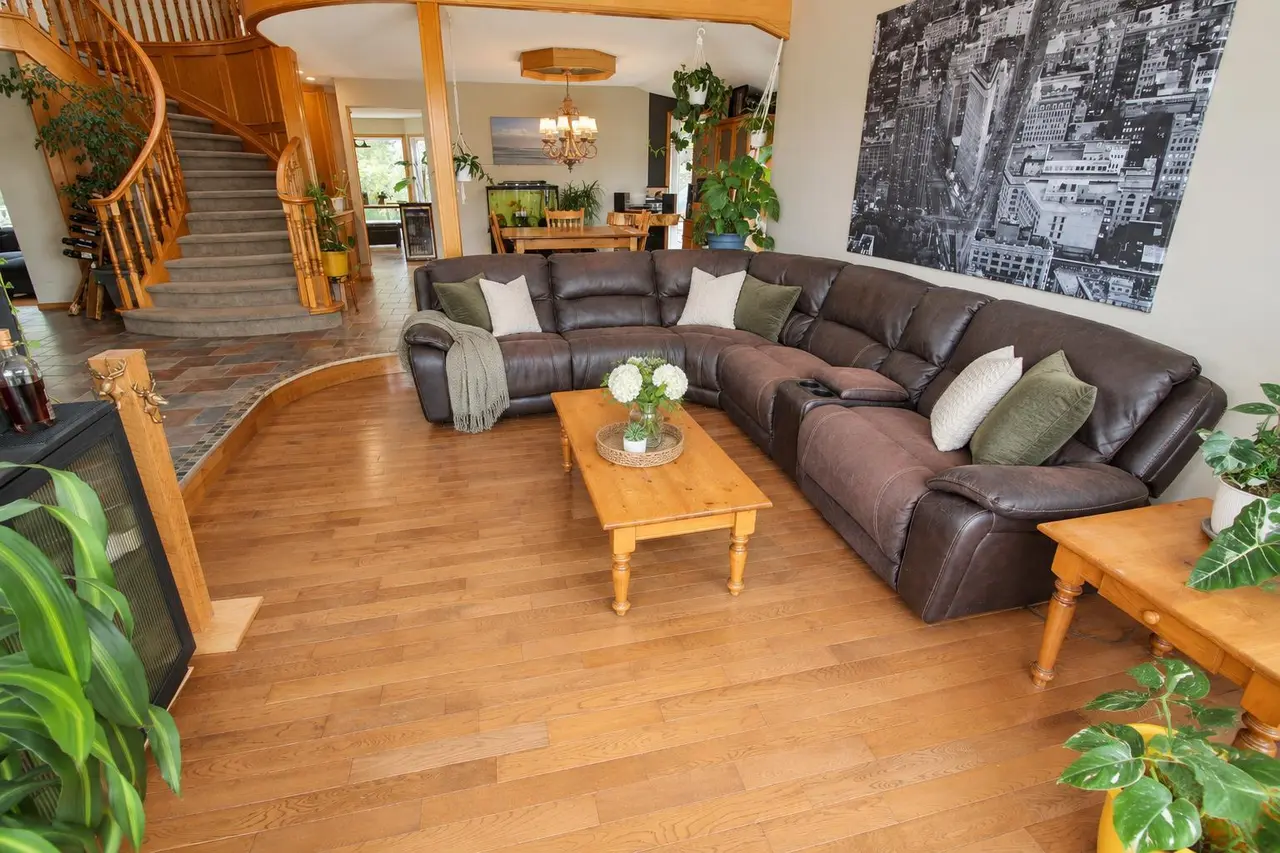 101 Dickenson Crescent 