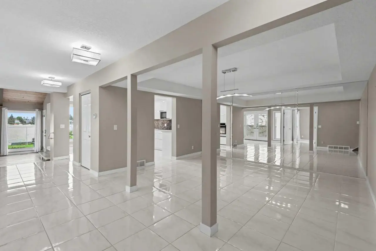 231, 20 Midpark Crescent SE