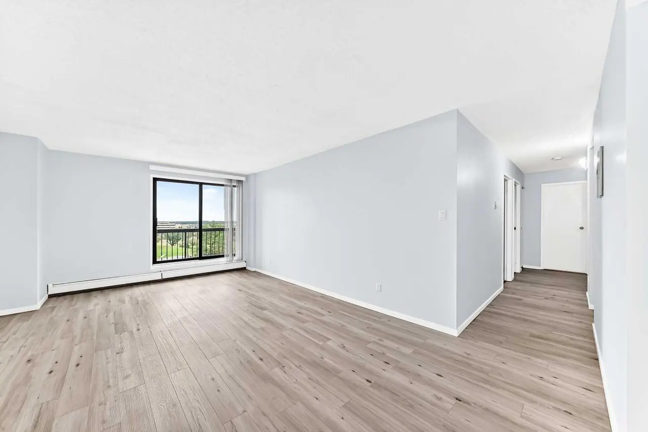 517, 5 Berkeley Place W