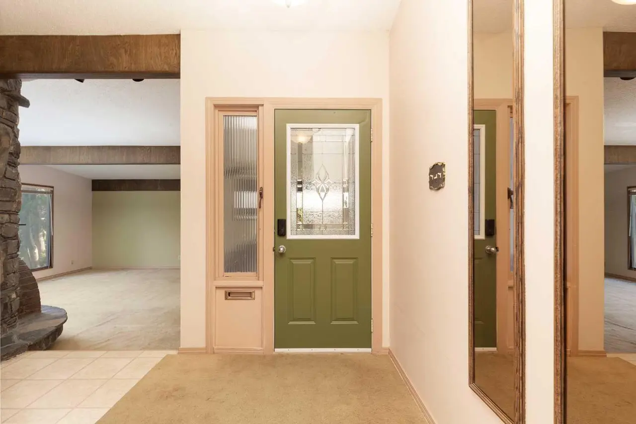 317 Laval Boulevard W