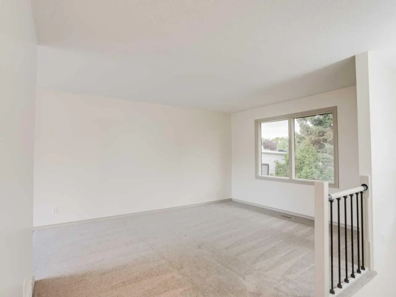 230 Eagle Road N