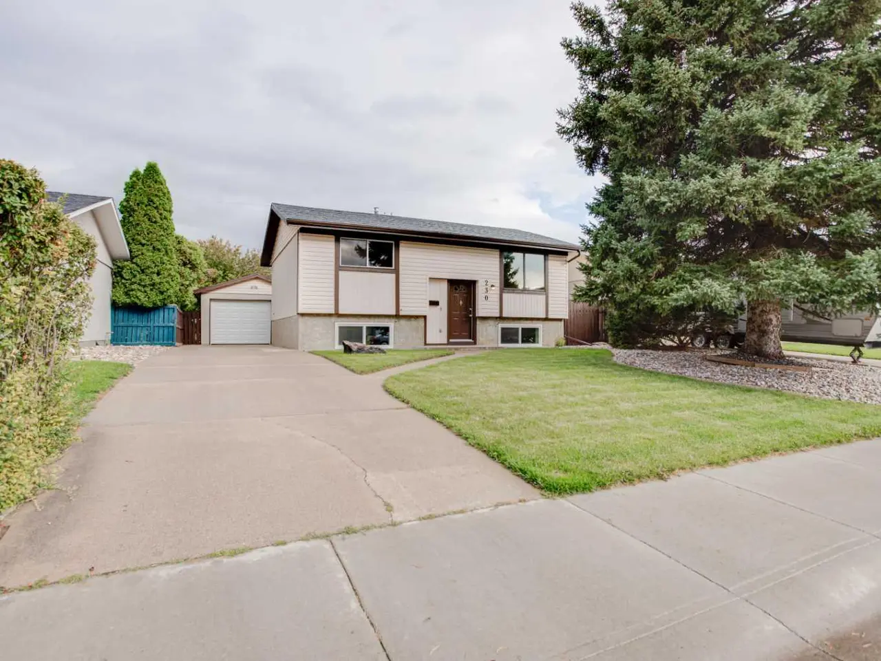 230 Eagle Road N