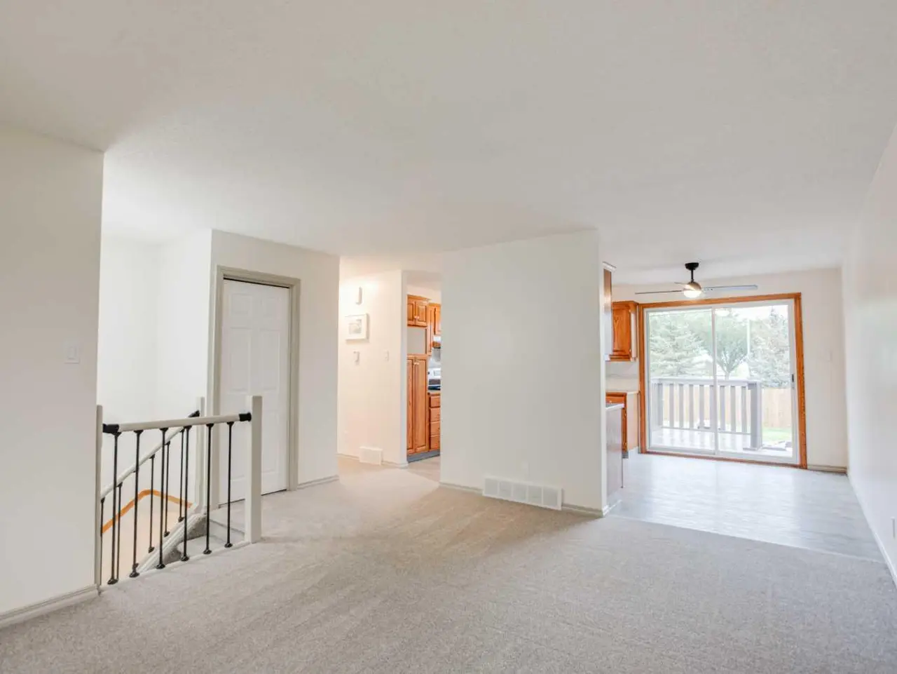 230 Eagle Road N