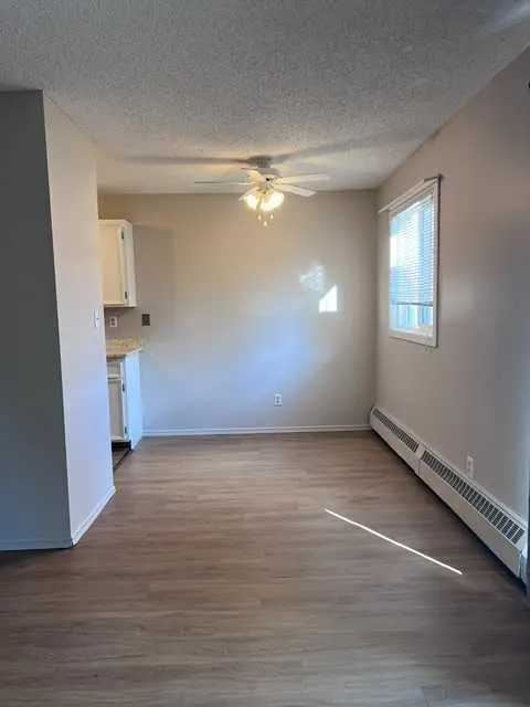 208, 49 Bennett Street 