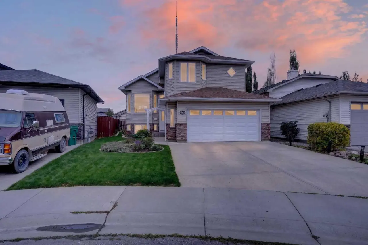 507 Lynx Crescent N