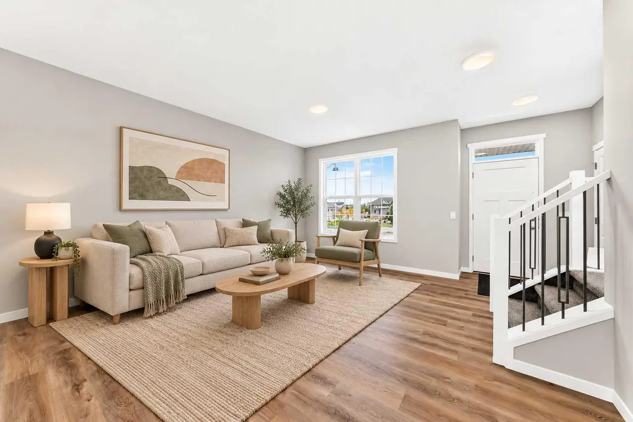 76 Mercado Road SE