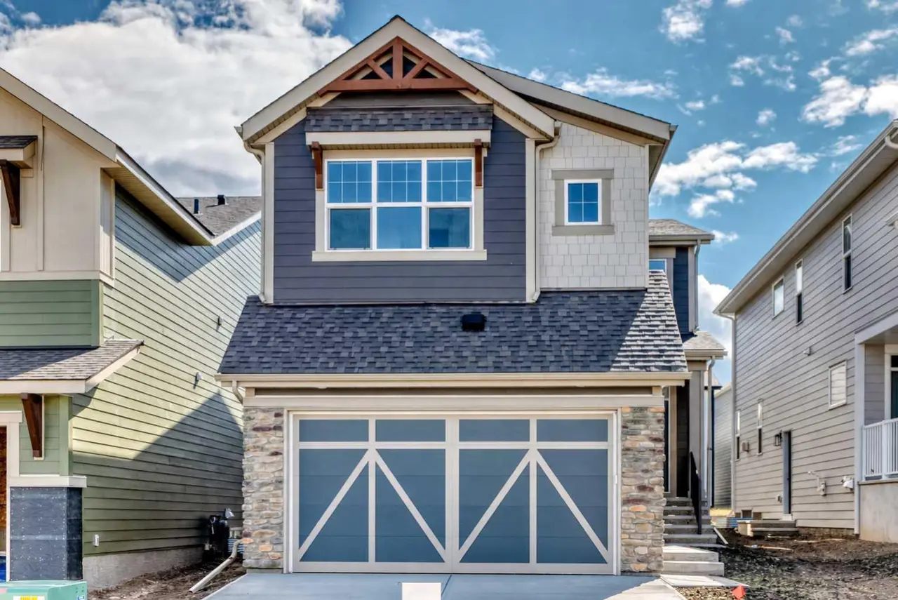 551 Mercado Avenue SE