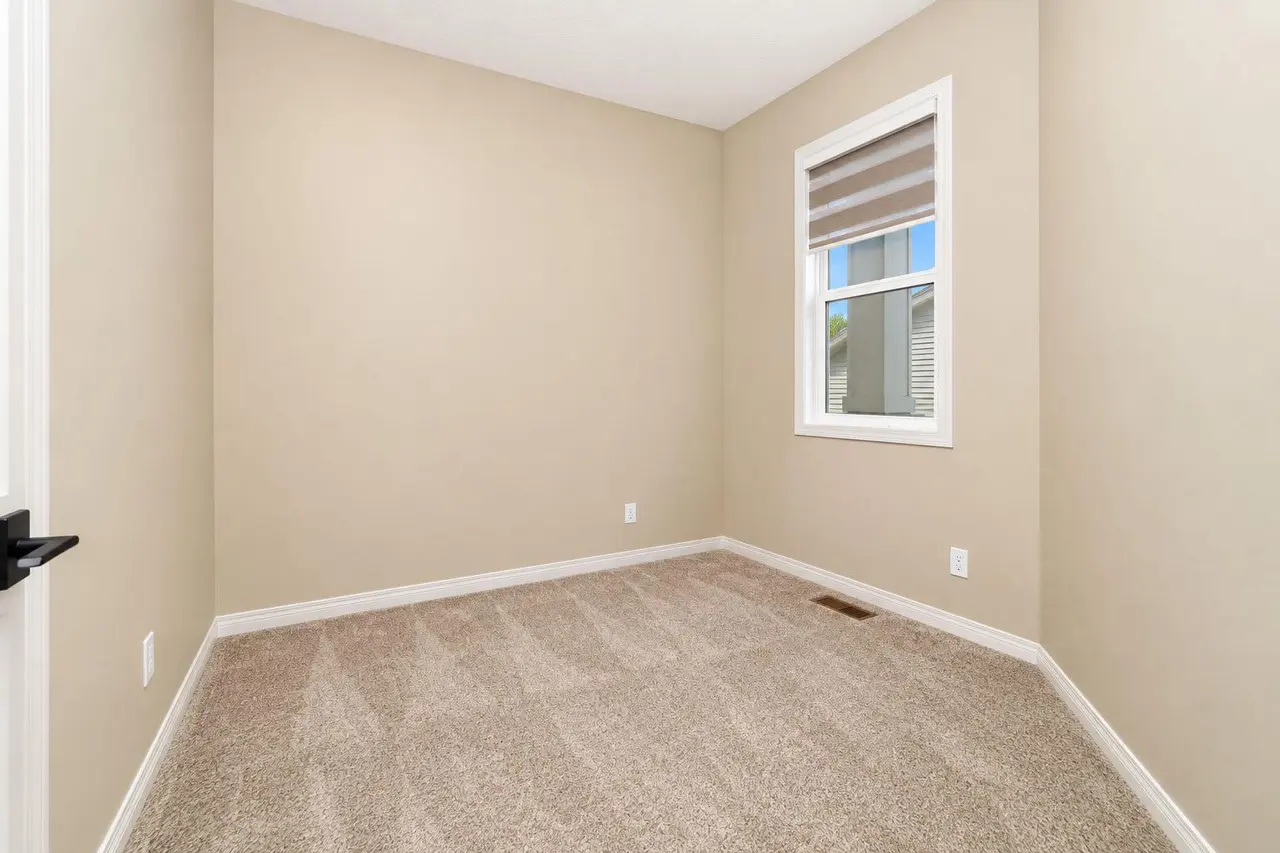 56 Corner Glen Green NE