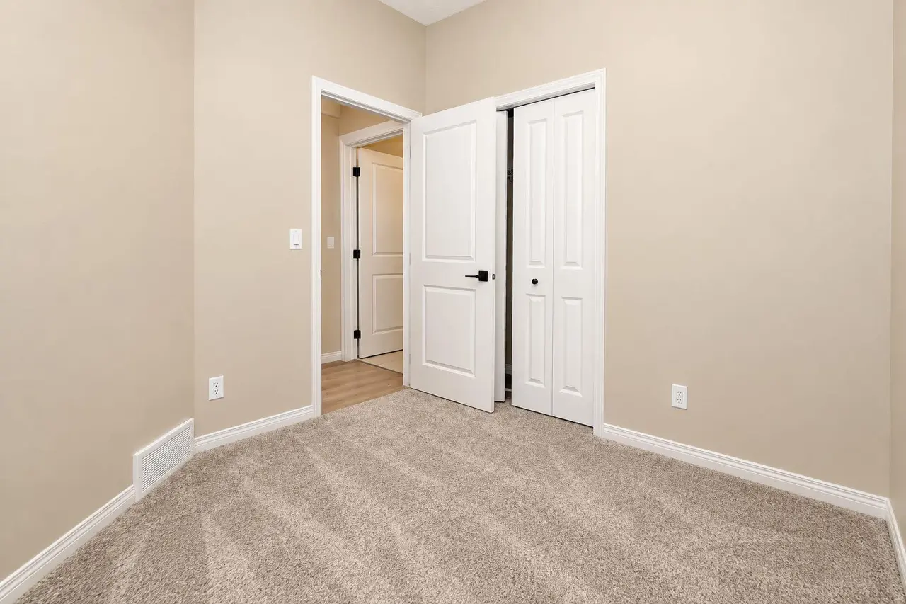 56 Corner Glen Green NE