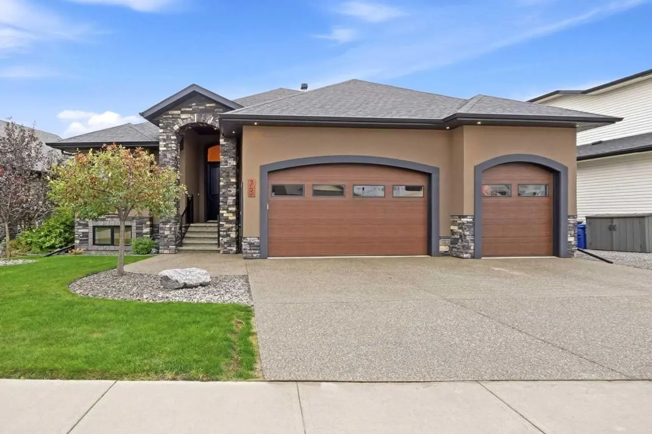 73 Lundberg Crescent 
