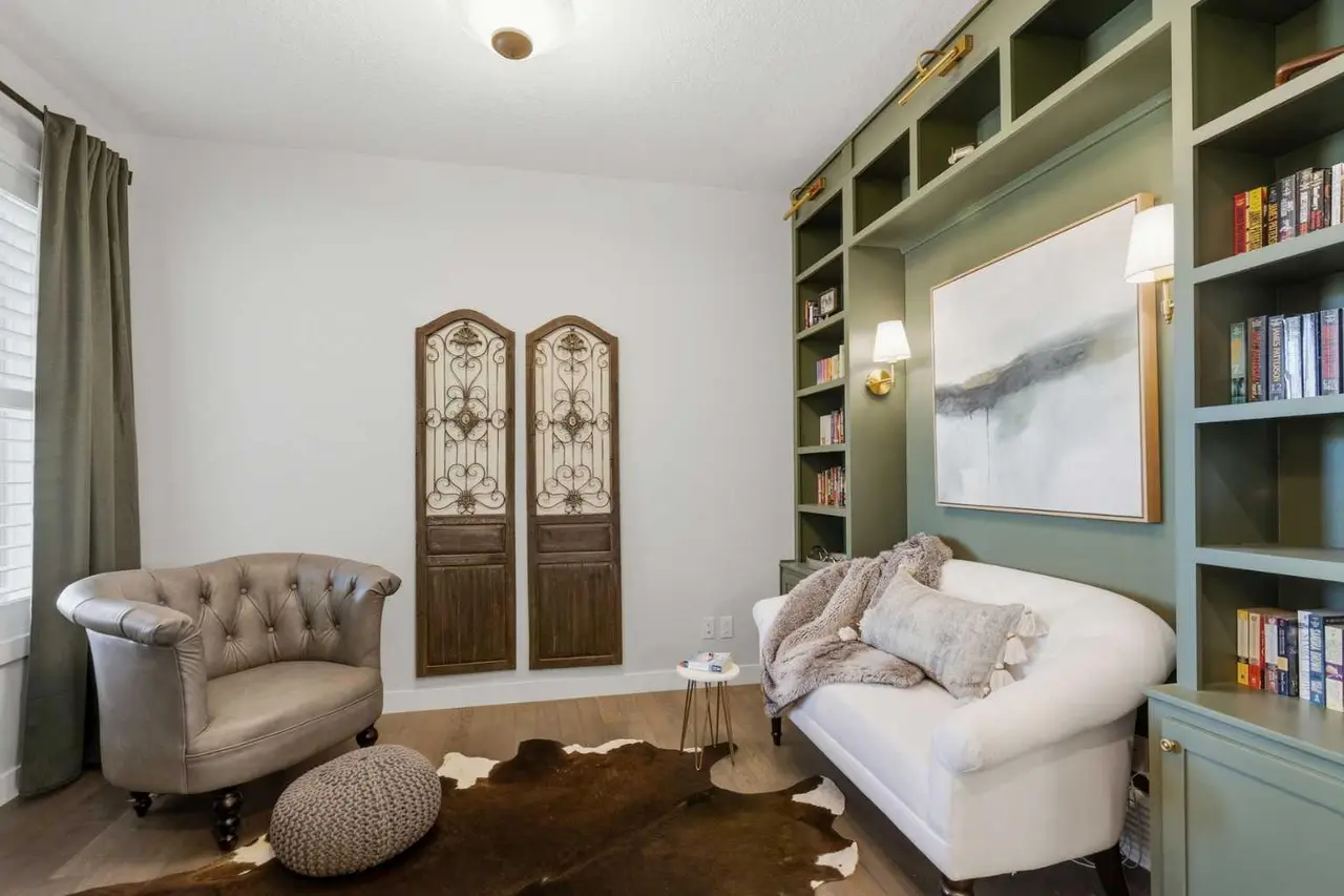 110 Cranbrook Hill SE