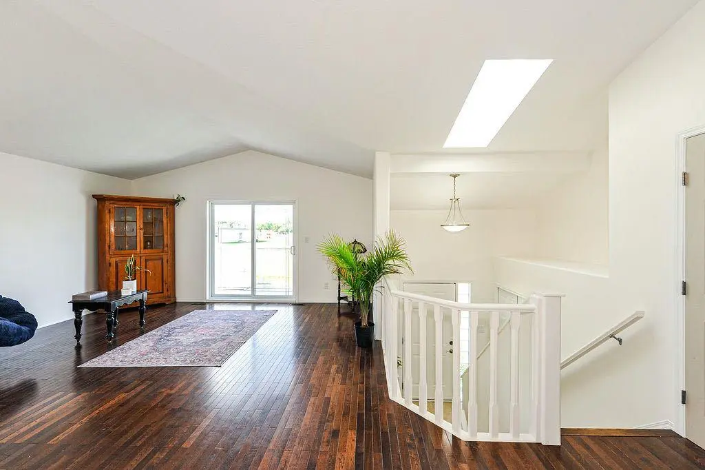20, 4803 54 Avenue 
