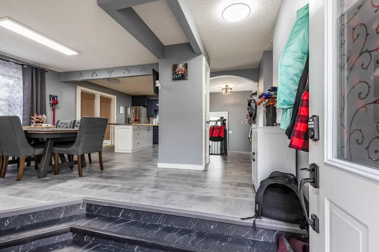 76 Cypress Way SE