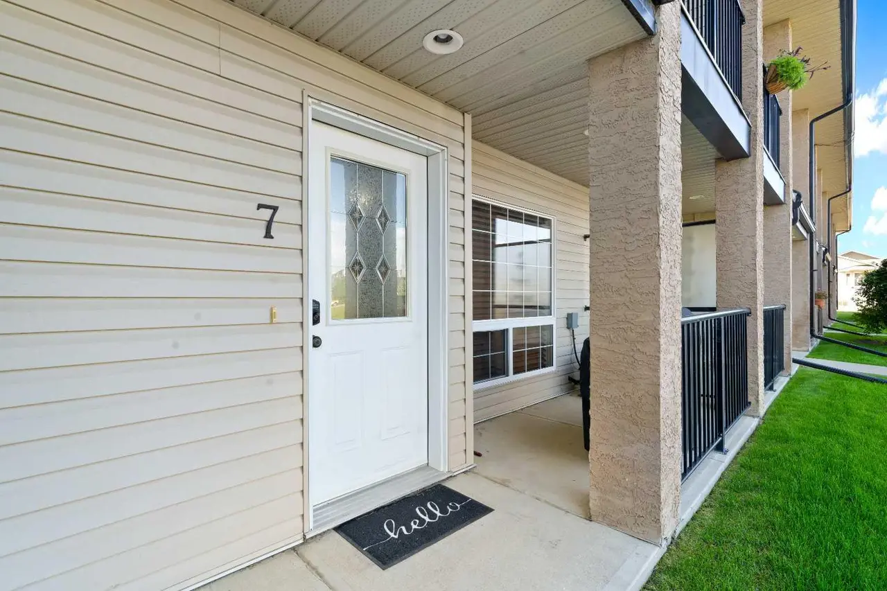 7, 89 Sunrise Way SW