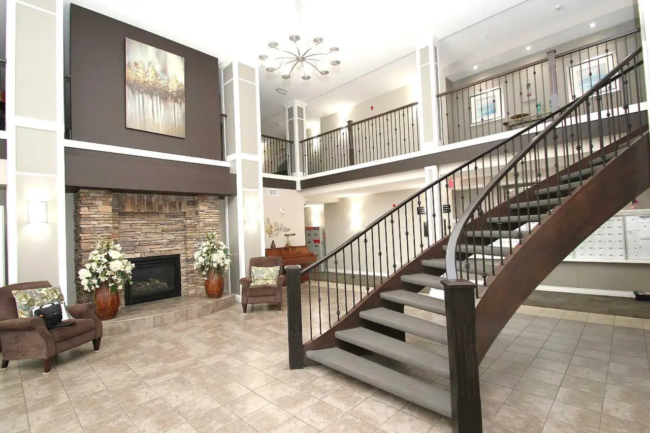 114, 6 Michener Boulevard 