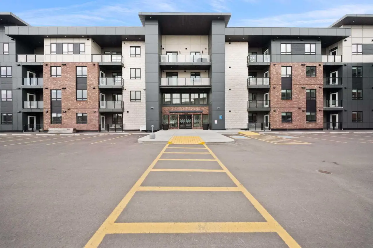 2215, 520 Reynolds Avenue SW