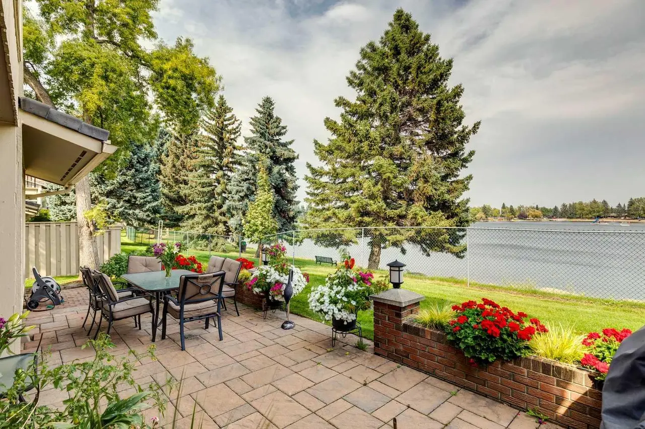 219, 20 Midpark Crescent SE