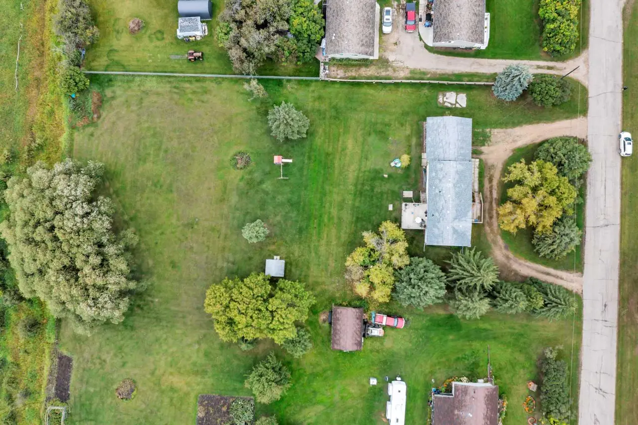 20, 27305 391 Township Road 