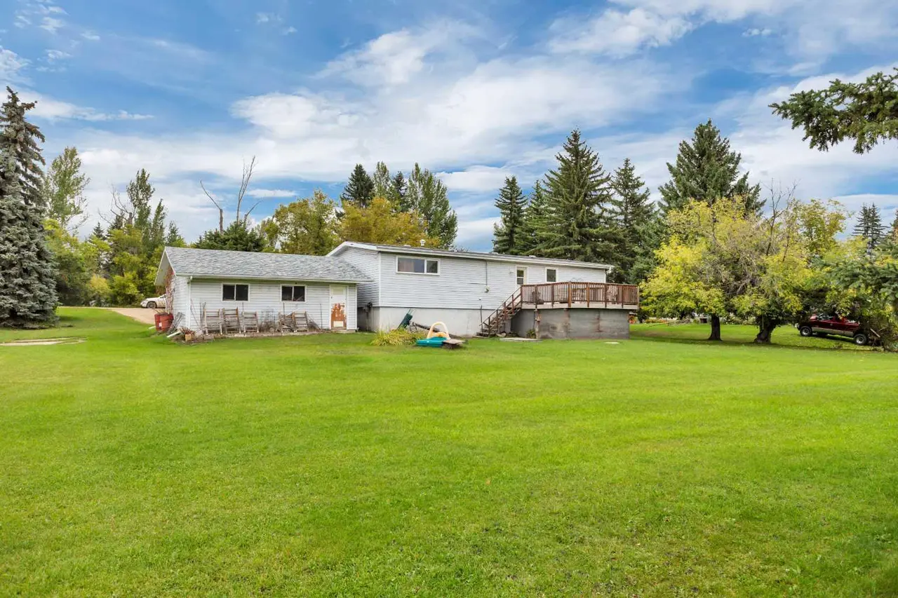 20, 27305 391 Township Road 