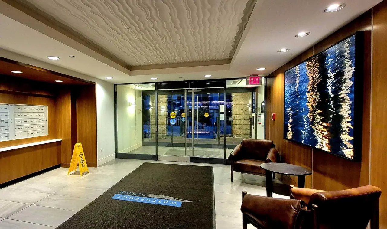 301, 51 Waterfront Mews SW