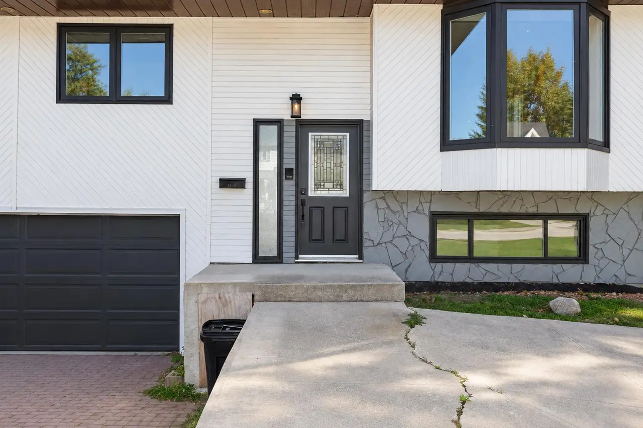 27 Gregson Crescent 