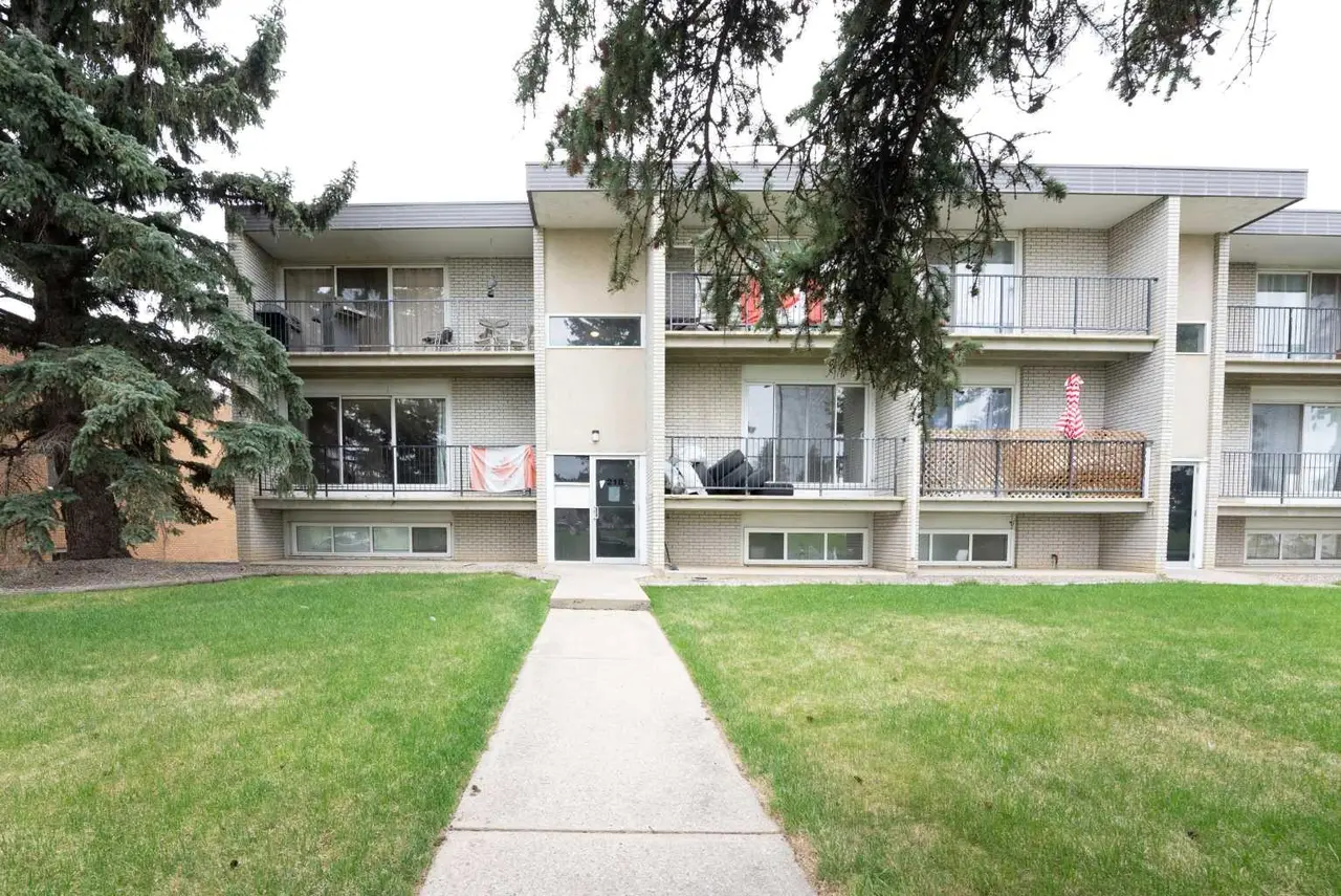 3, 218 Mayor Magrath Drive N