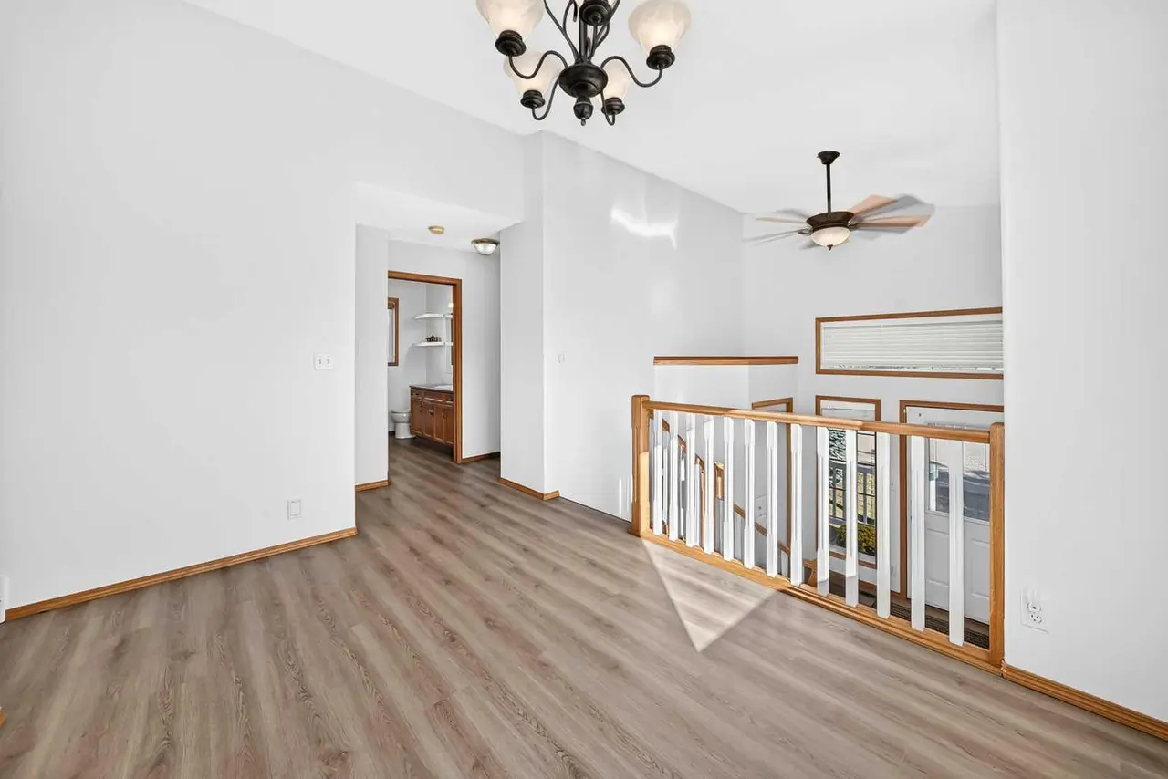 36 Lister Crescent 