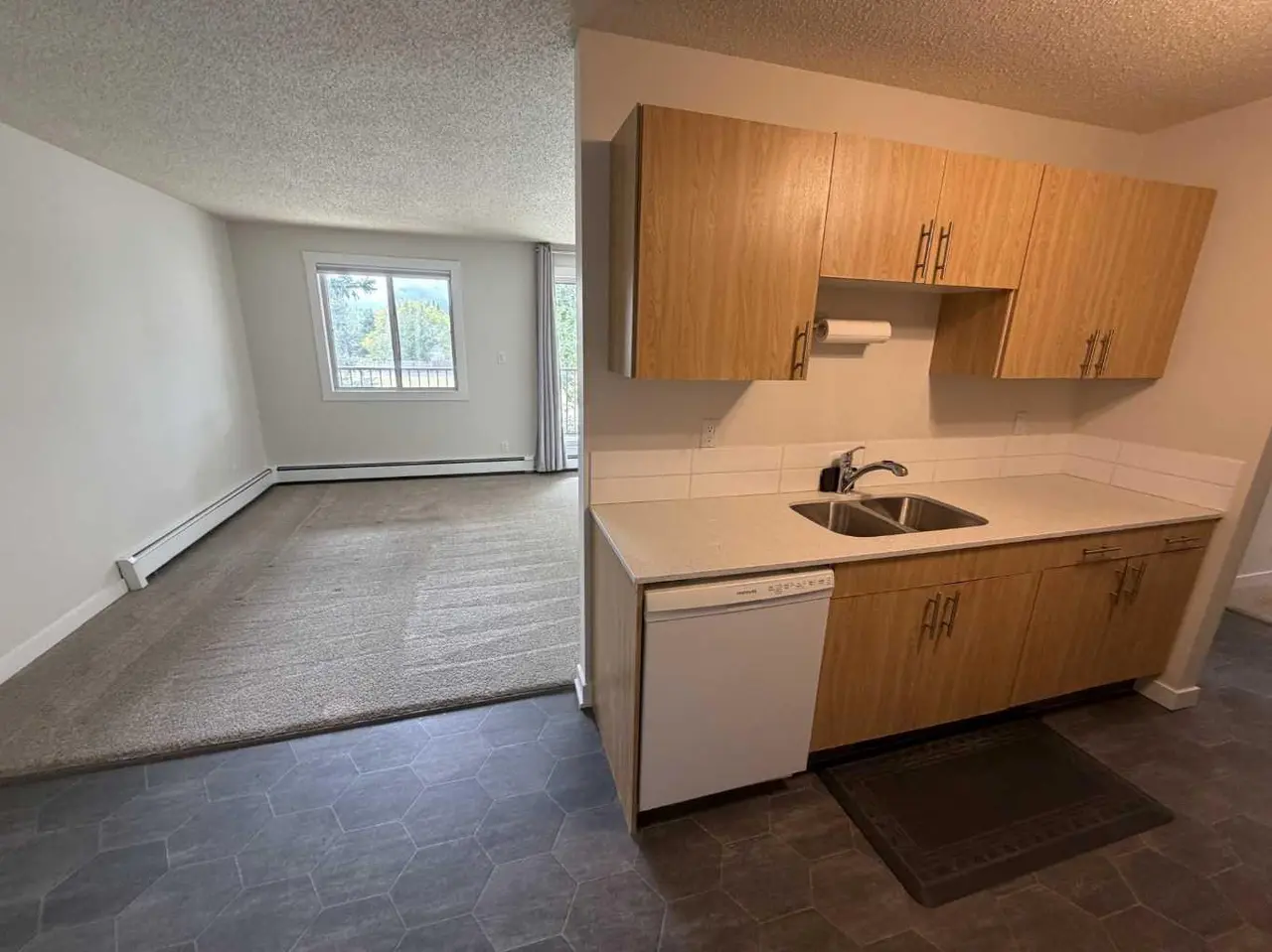 303, 85 Foxbend Crescent N
