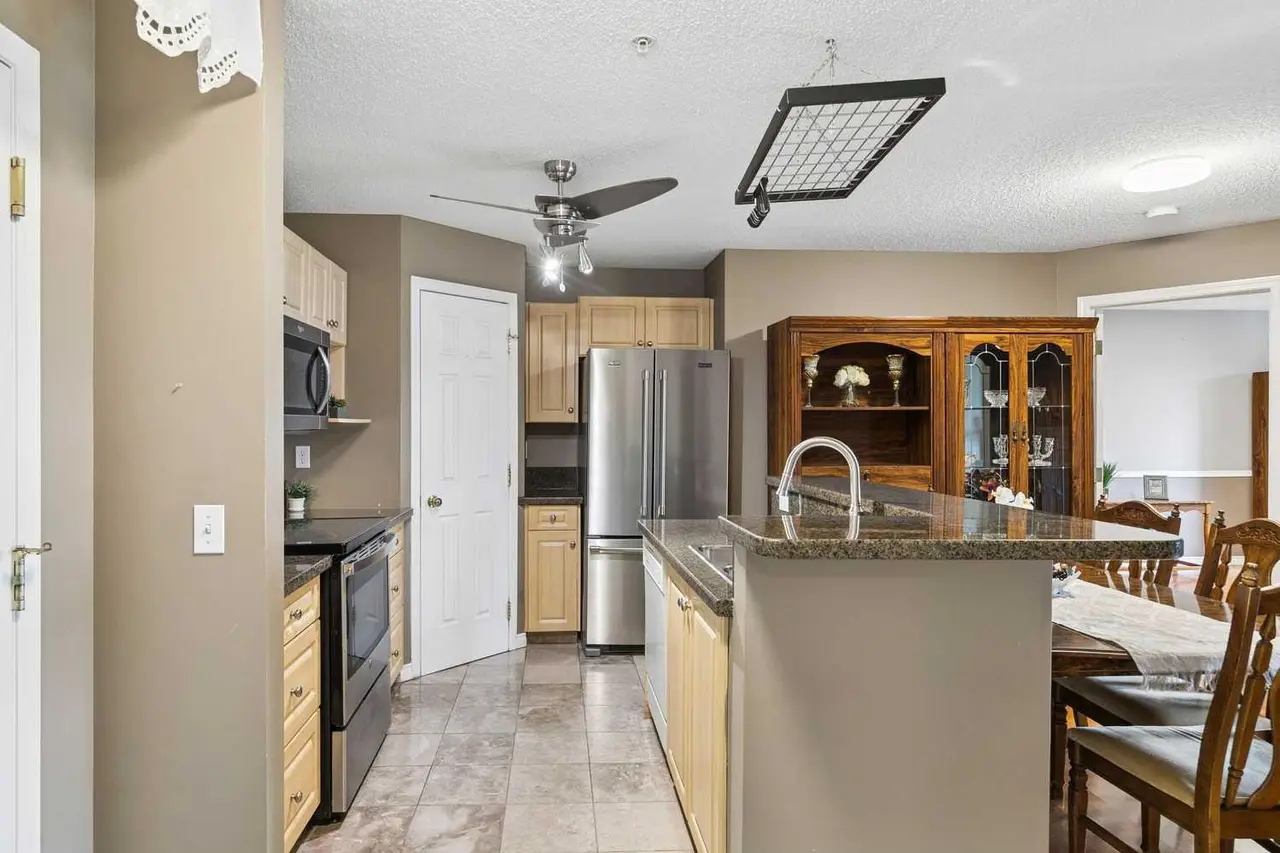 307, 290 Shawville Way SE