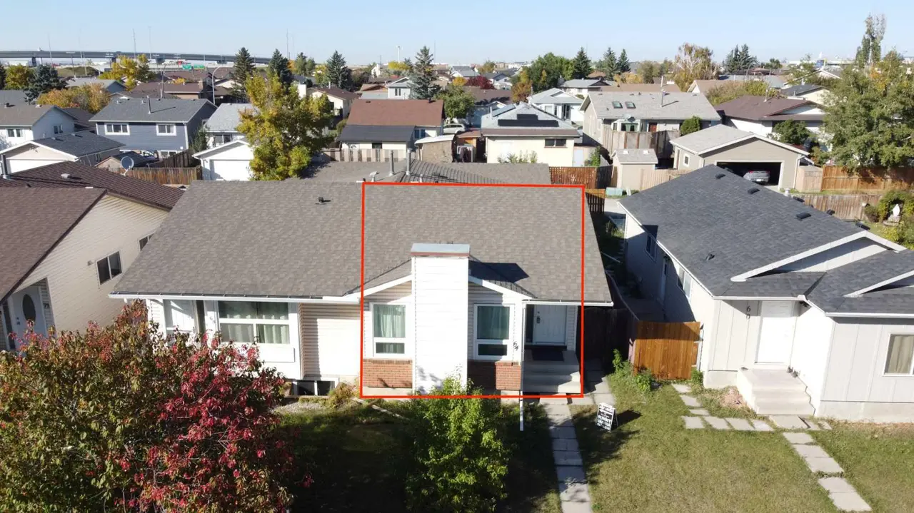 64 Whitworth Way NE