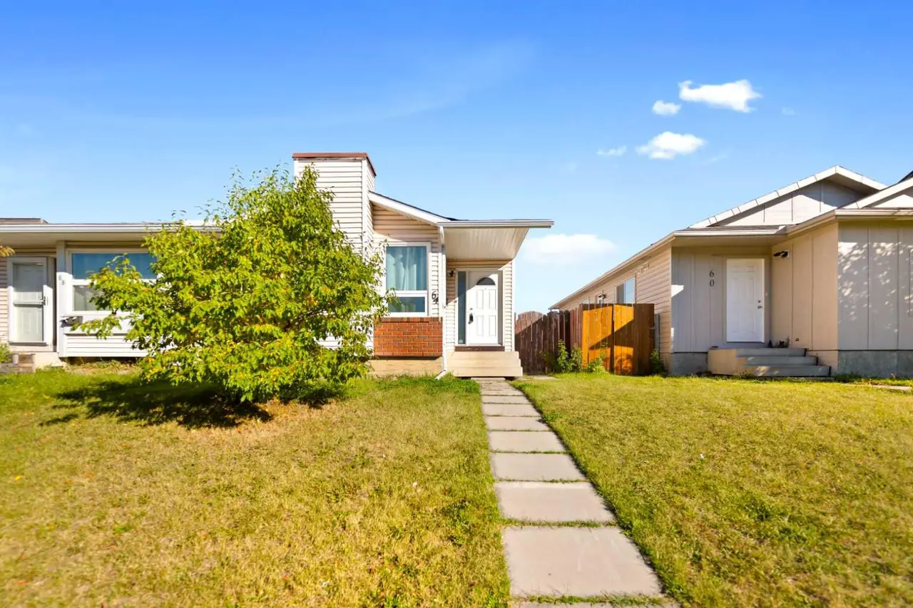 64 Whitworth Way NE