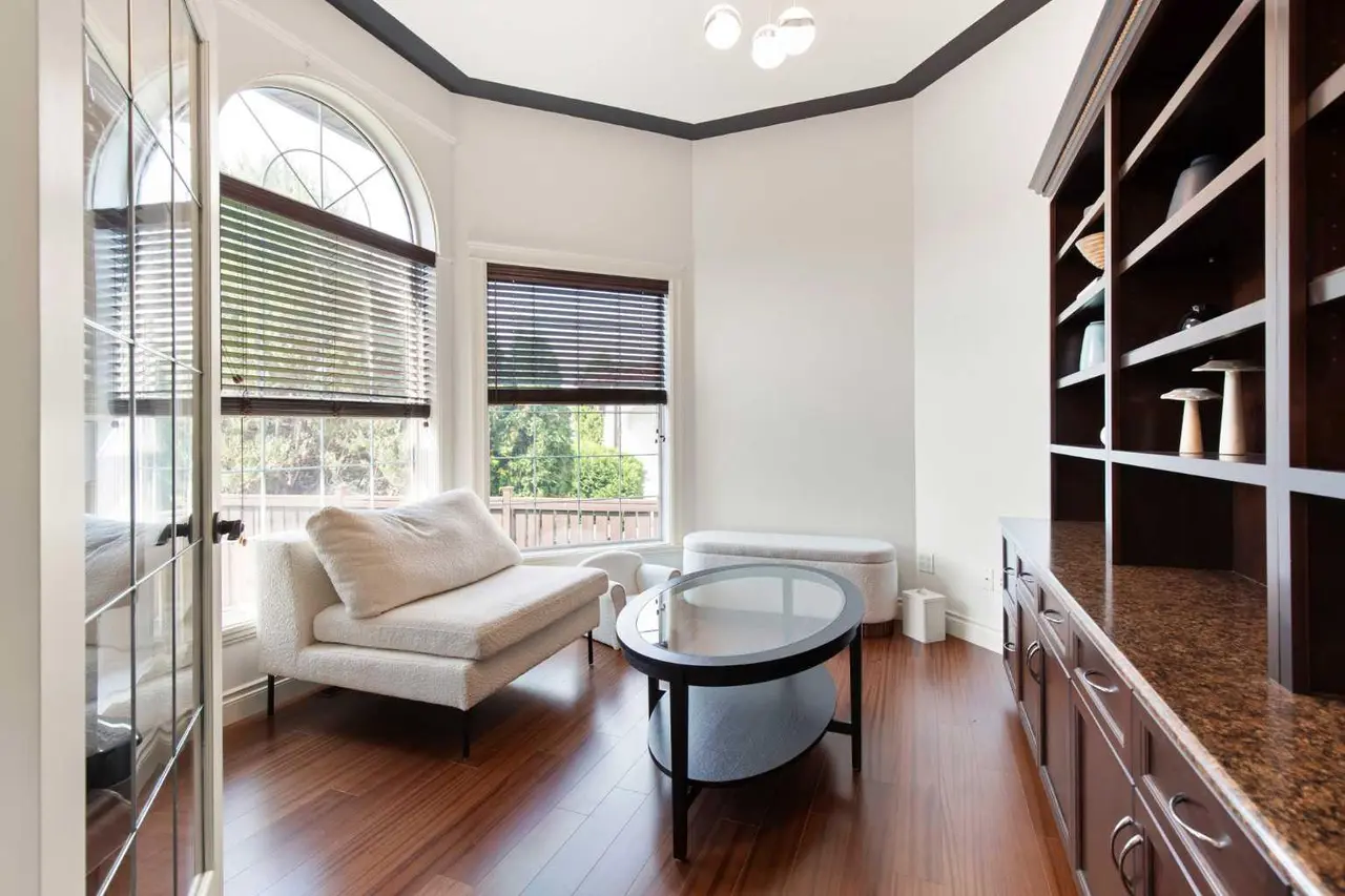 88 Greenwood Court SW