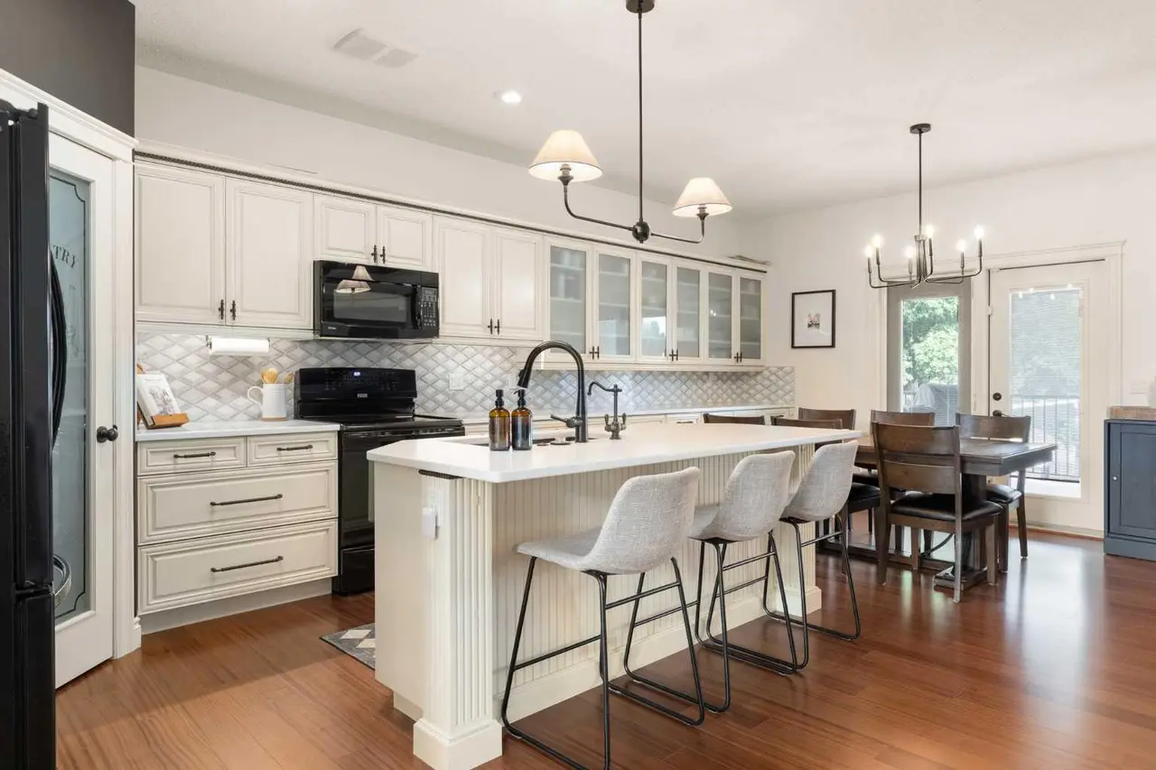 88 Greenwood Court SW