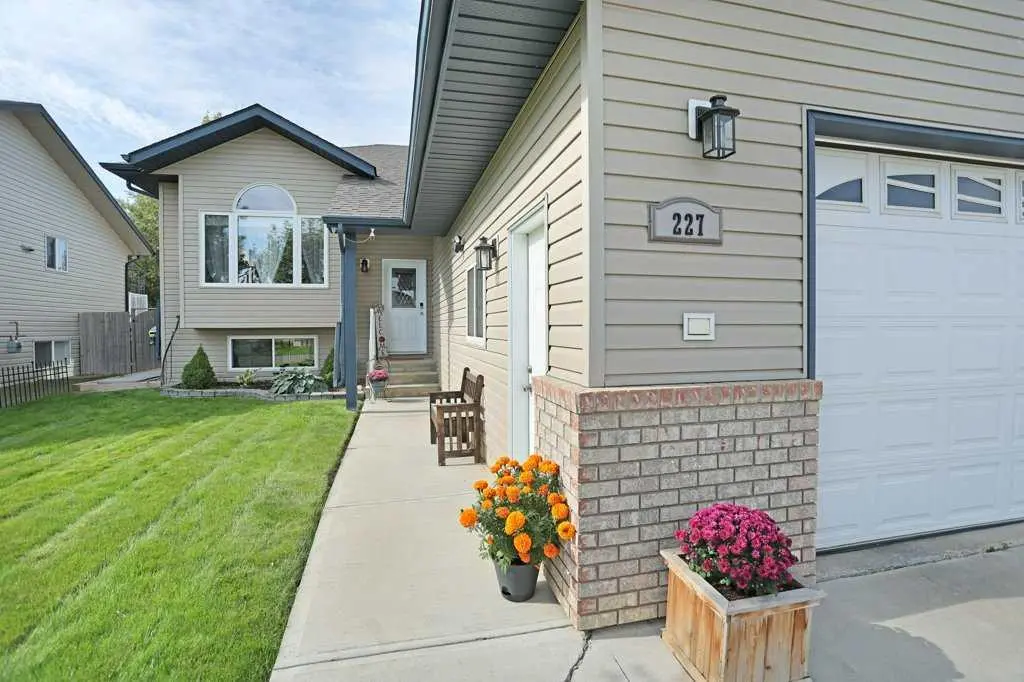 227 Meadowbrook Drive 