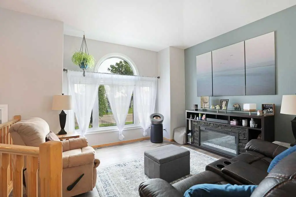 227 Meadowbrook Drive 