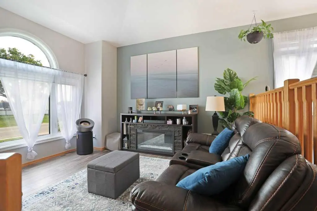 227 Meadowbrook Drive 
