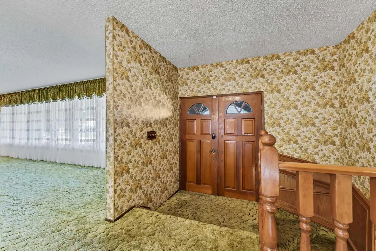 167 Primrose Drive SE