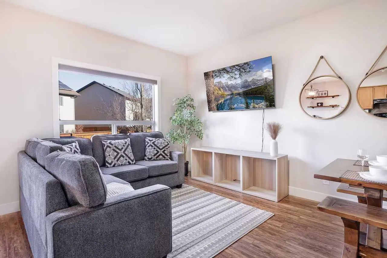 235 Cougar Plateau Way SW