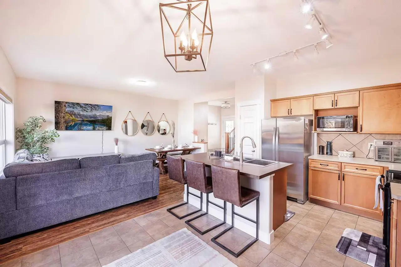 235 Cougar Plateau Way SW