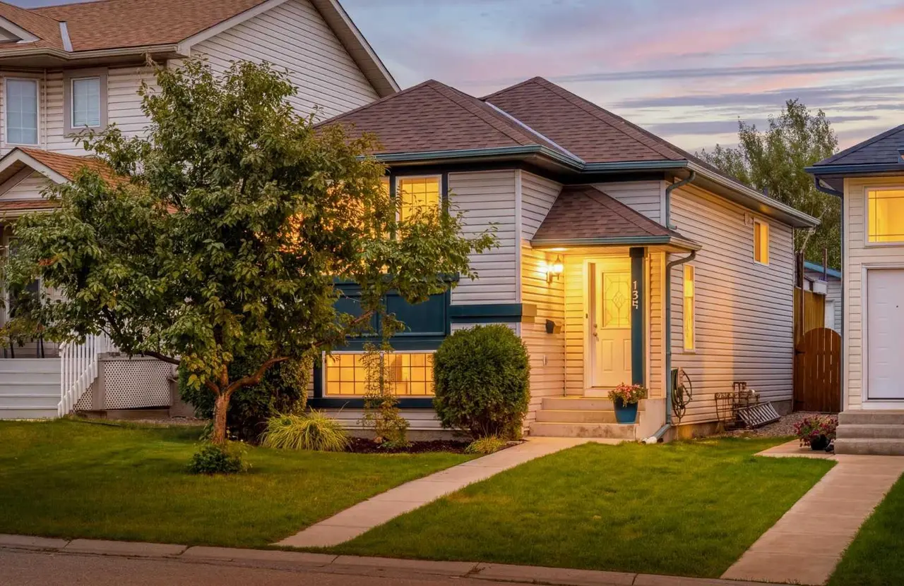 139 Country Hills Way NW