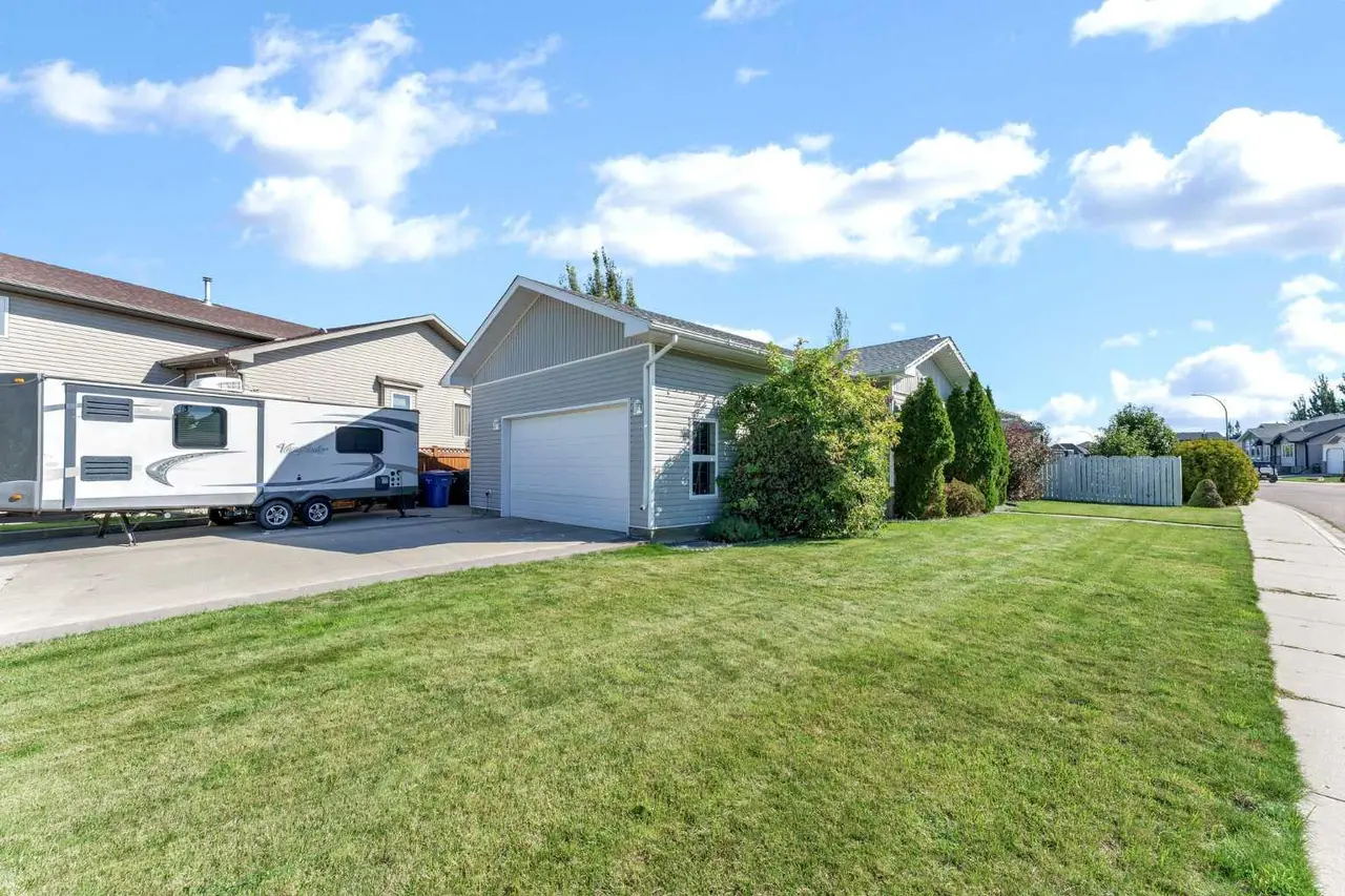 78 Sunset Crescent SW