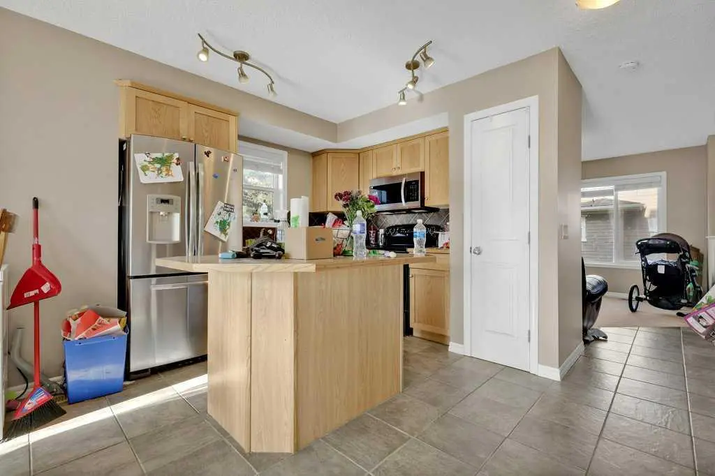 #1201, 2384 Sagewood Gate SW