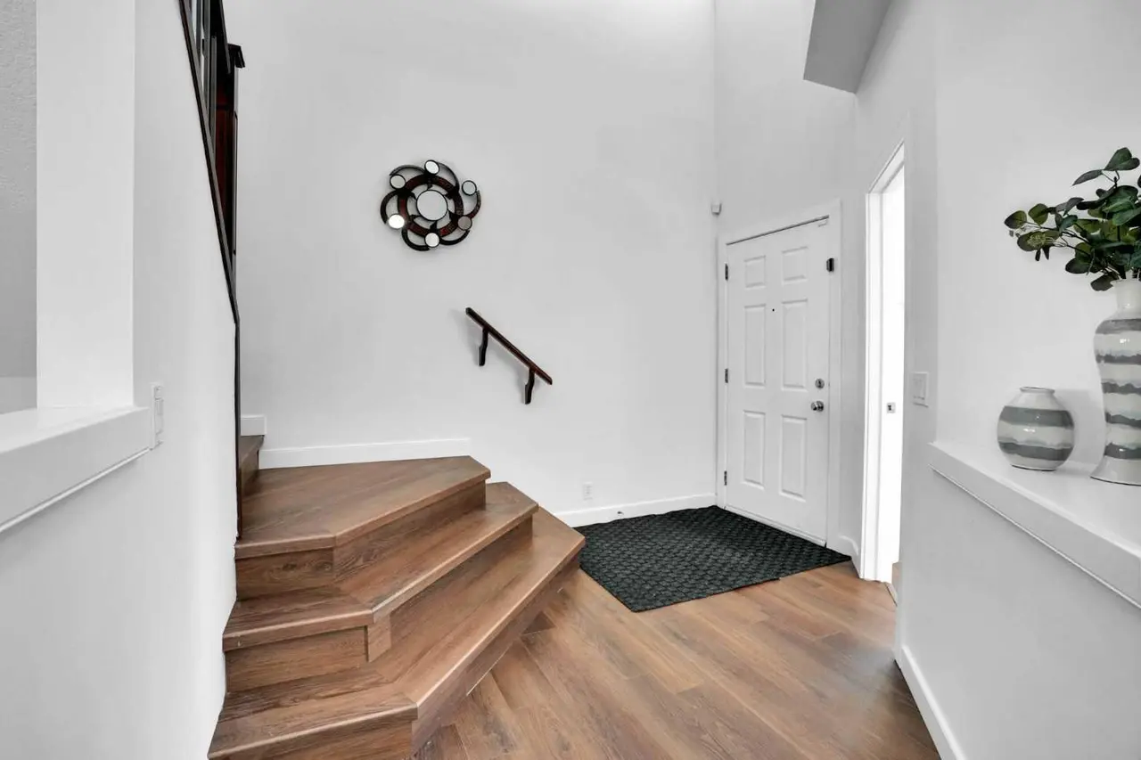 309 Everridge Drive SW