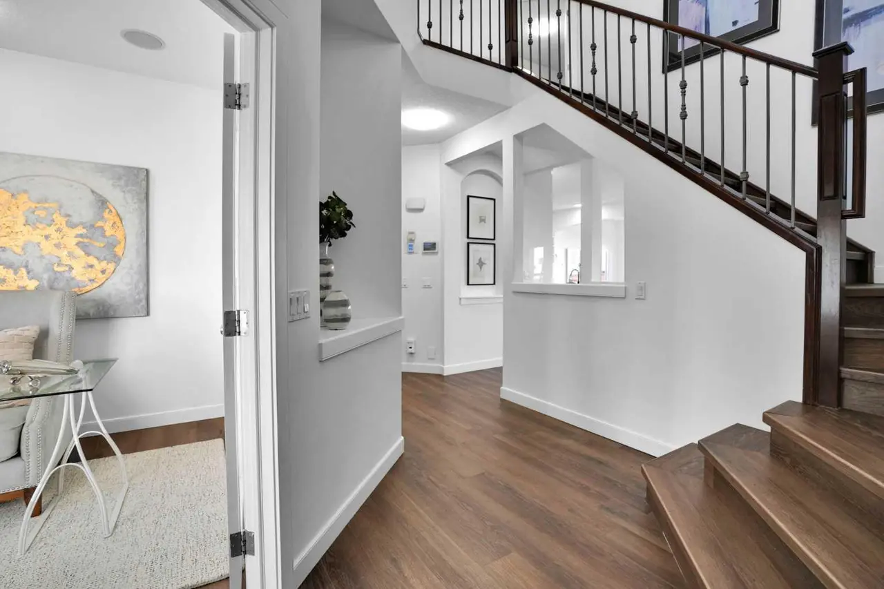 309 Everridge Drive SW