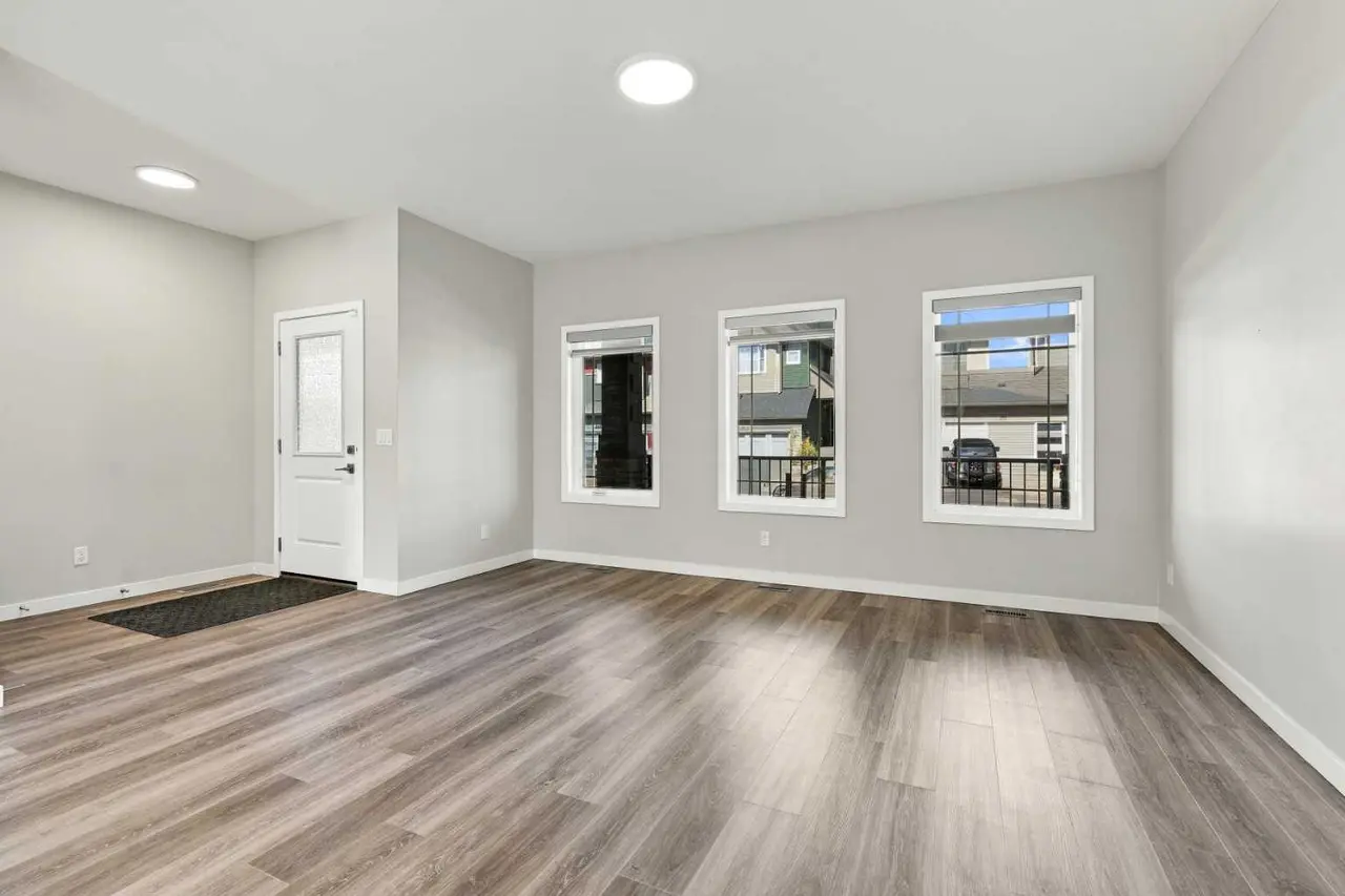 2320 Lancaster Heights SE