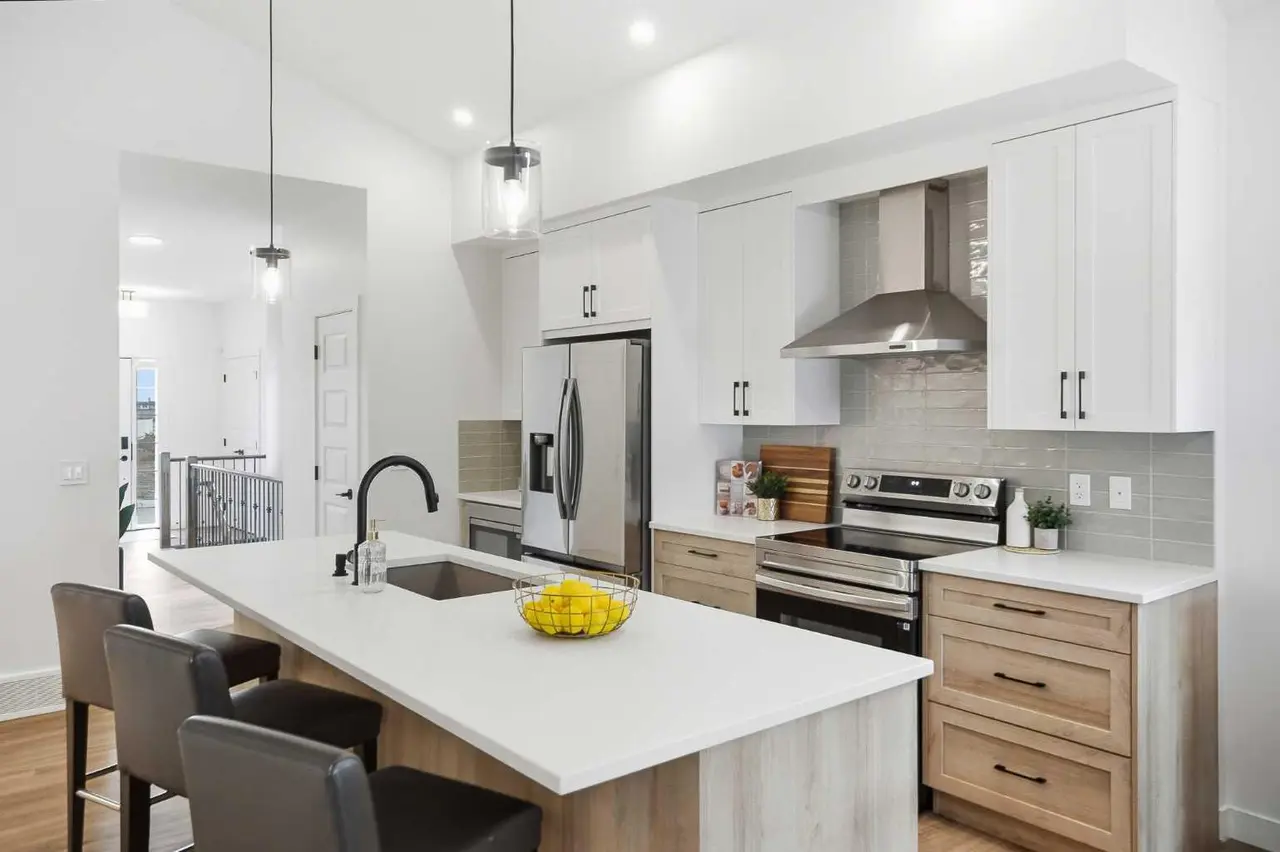 13 Bayview Mews SW