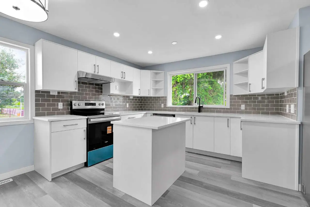 3820 14 Avenue SE