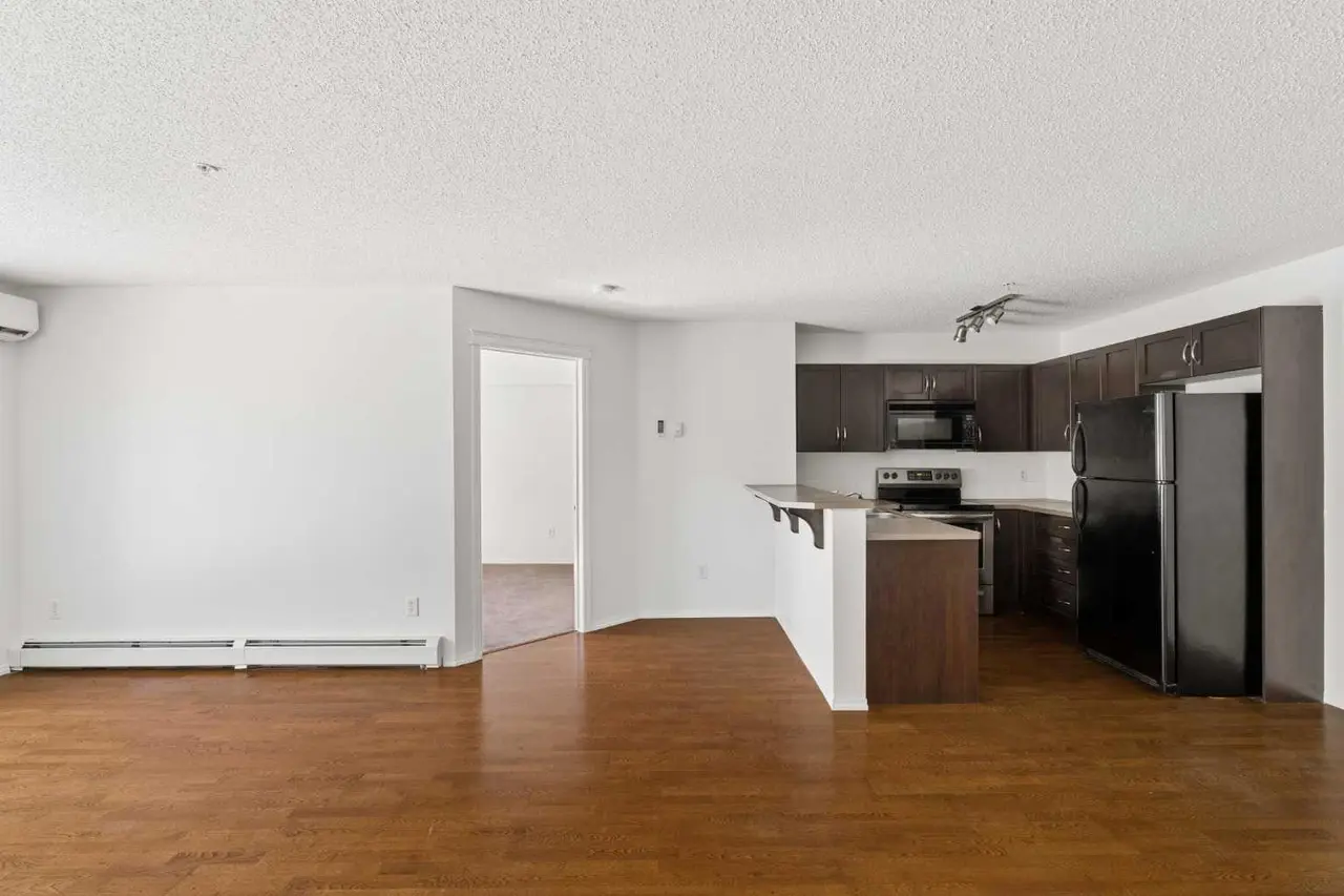 2106, 43 Country Village Lane NE